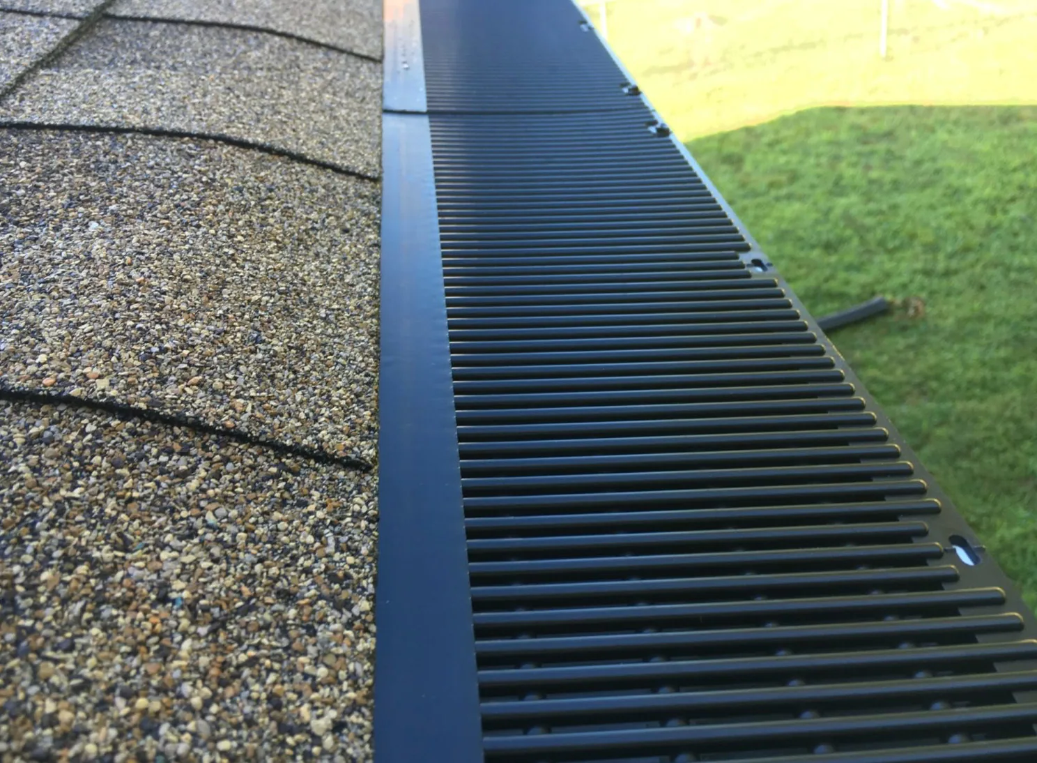 Seamless gutter detail